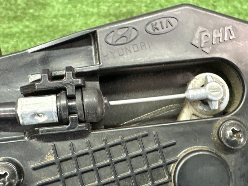 Активатор лючка бензобака Hyundai i30 2013