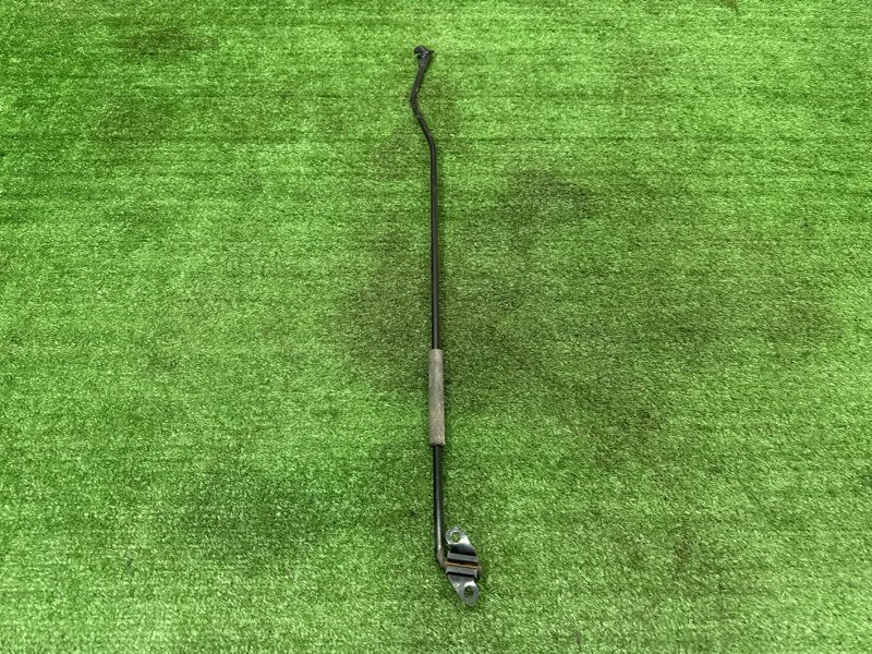 Упор капота Hyundai i30 2013