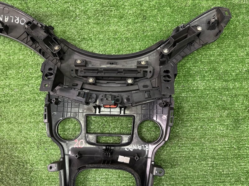 Накладка торпедо Chevrolet Orlando