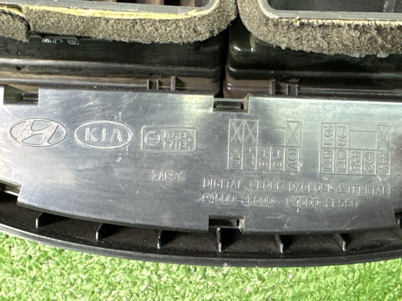 Рамка магнитолы с дефлекторами Kia Cerato 1