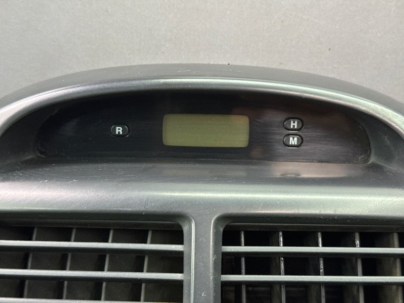 Рамка магнитолы с дефлекторами Kia Cerato 1