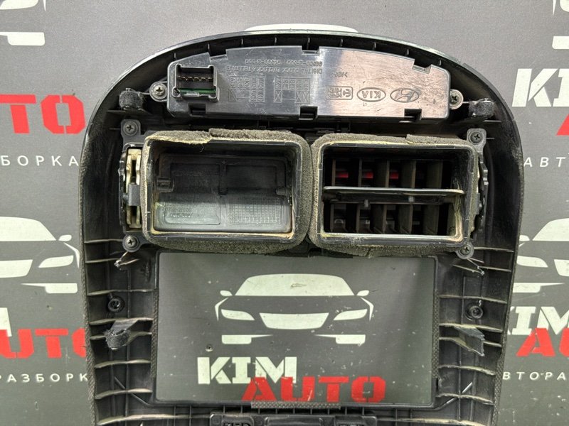 Рамка магнитолы с дефлекторами Kia Cerato 1