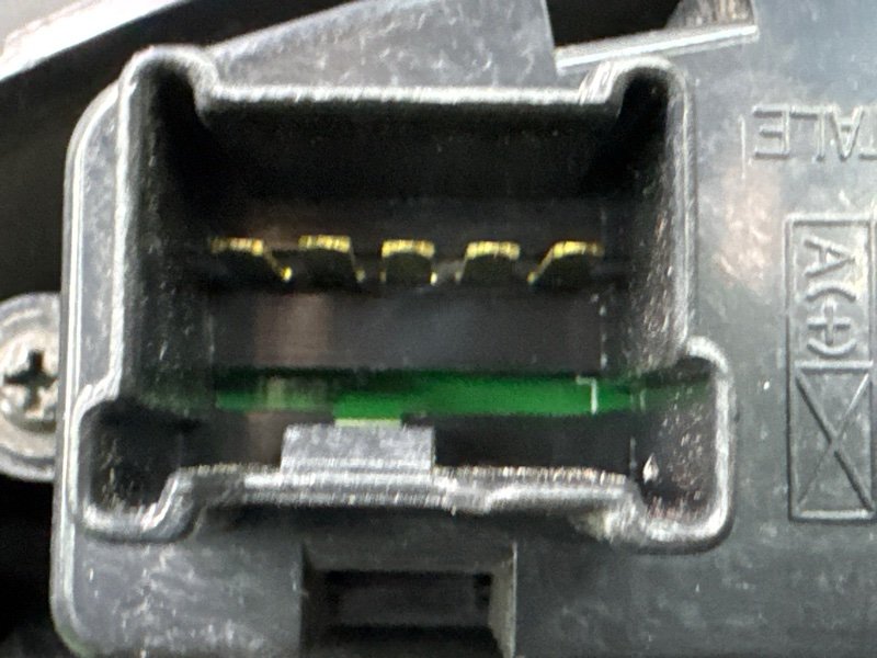 Рамка магнитолы с дефлекторами Kia Cerato 1