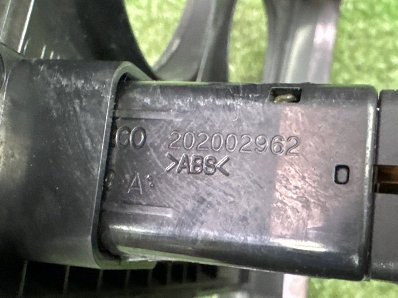 Рамка магнитолы с дефлекторами Kia Cerato 1