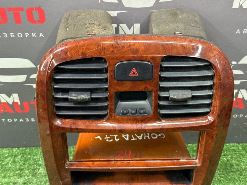 Рамка магнитолы с дефлекторами Hyundai Sonata 4