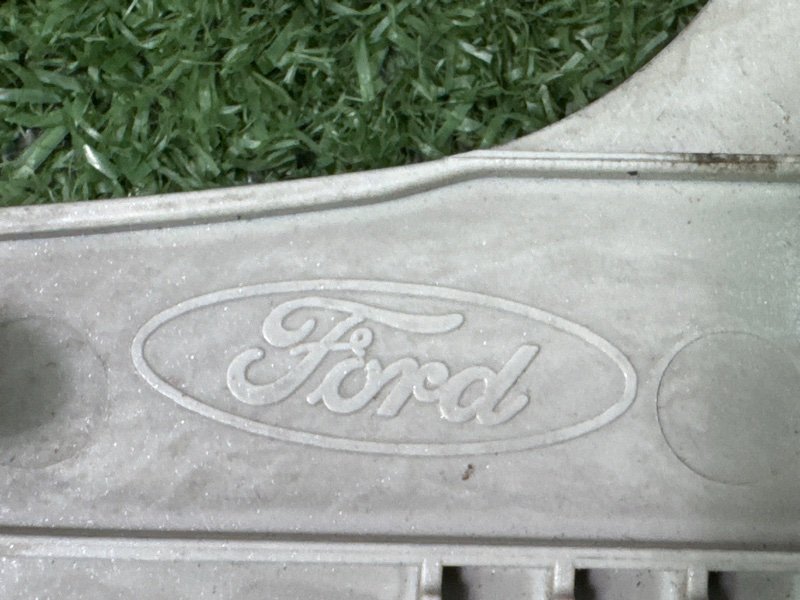 Рамка магнитолы Ford Focus 2