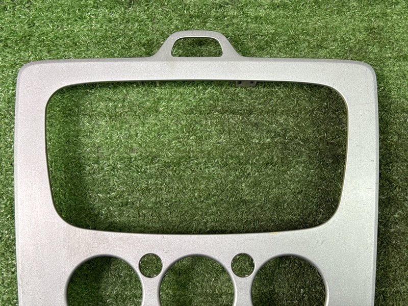 Рамка магнитолы Ford Focus 2