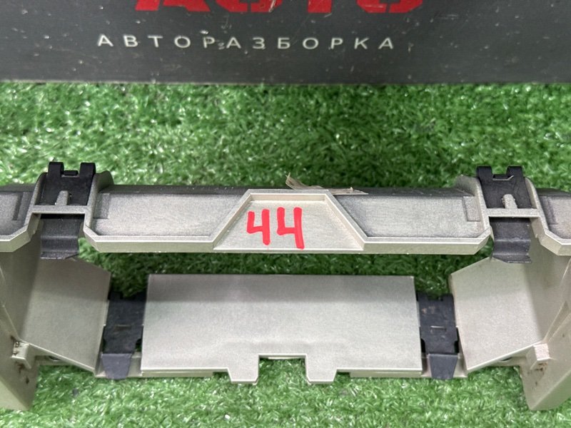 Рамка магнитолы с дефлекторами Opel Astra