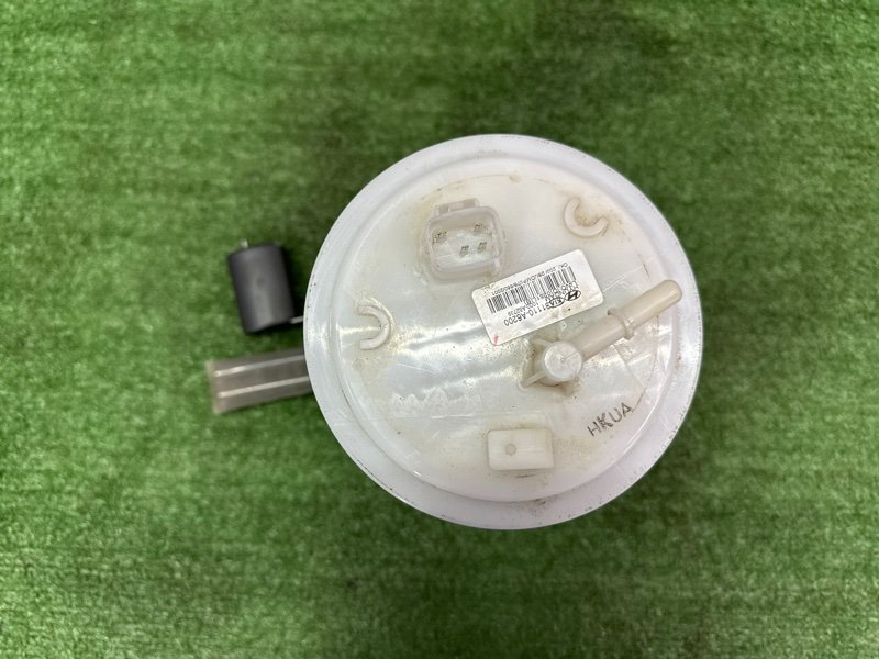 Насос топливный (Бензонасос) Hyundai i30 2013