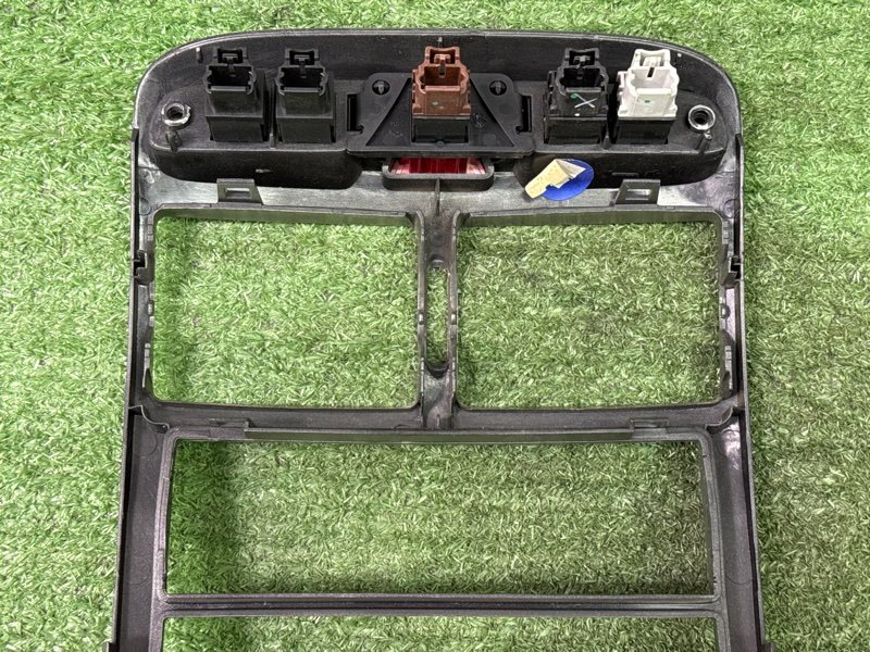 Рамка магнитолы Peugeot 307