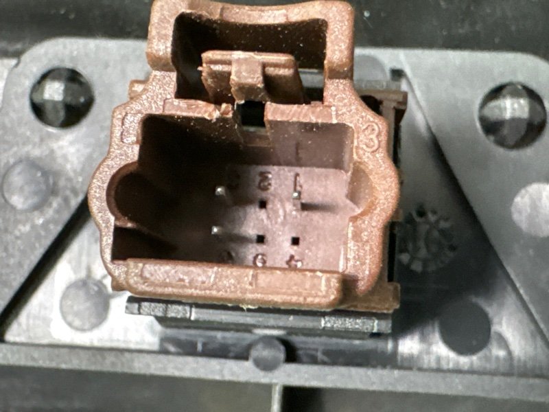 Рамка магнитолы Peugeot 307