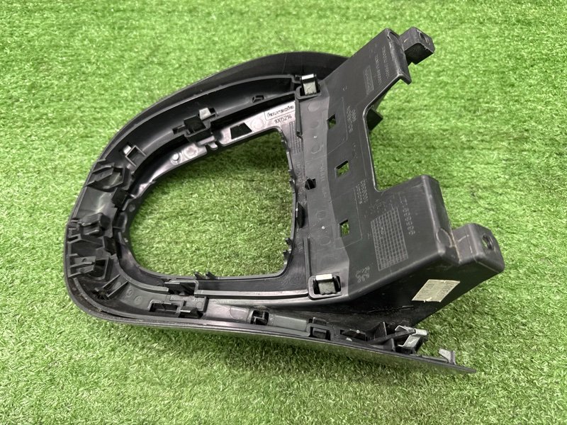 Консоль КПП Peugeot 308