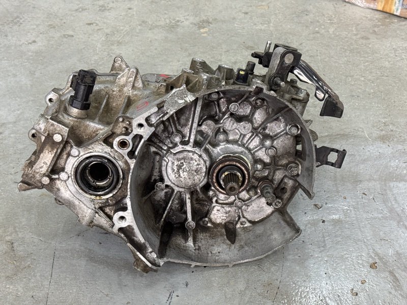 МКПП 6-ст. с повреждениями Kia Cerato 2