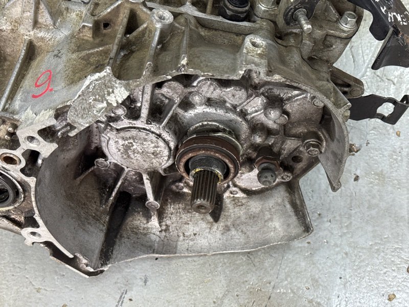 МКПП 6-ст. с повреждениями Kia Cerato 2