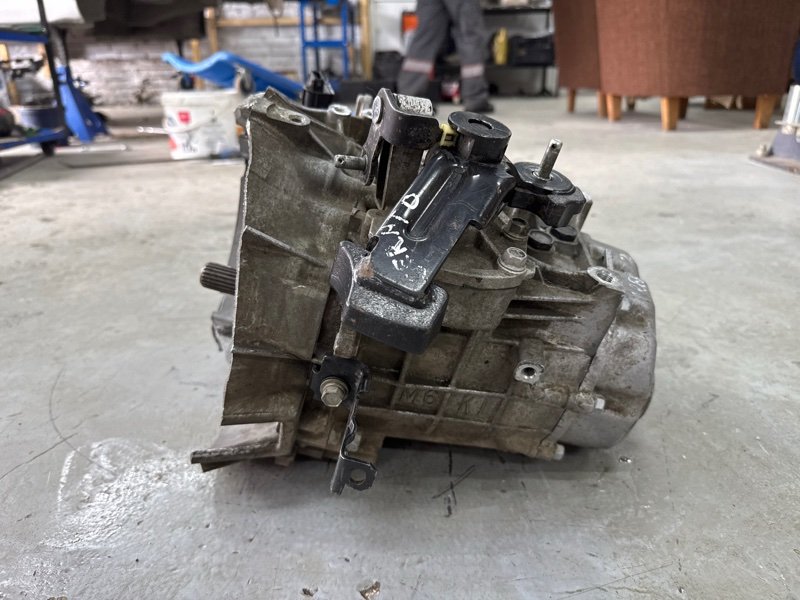 МКПП 6-ст. с повреждениями Kia Cerato 2