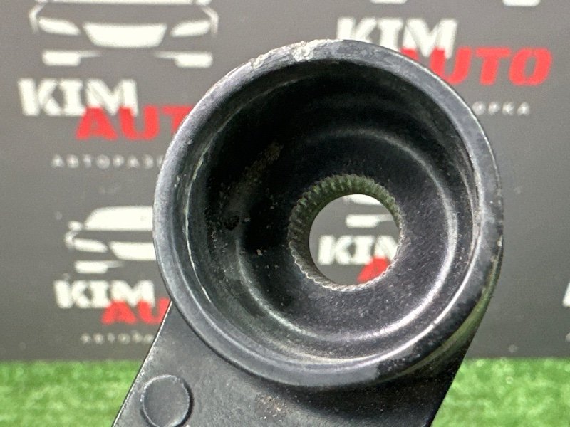 Поводки дворников Hyundai i30 2013