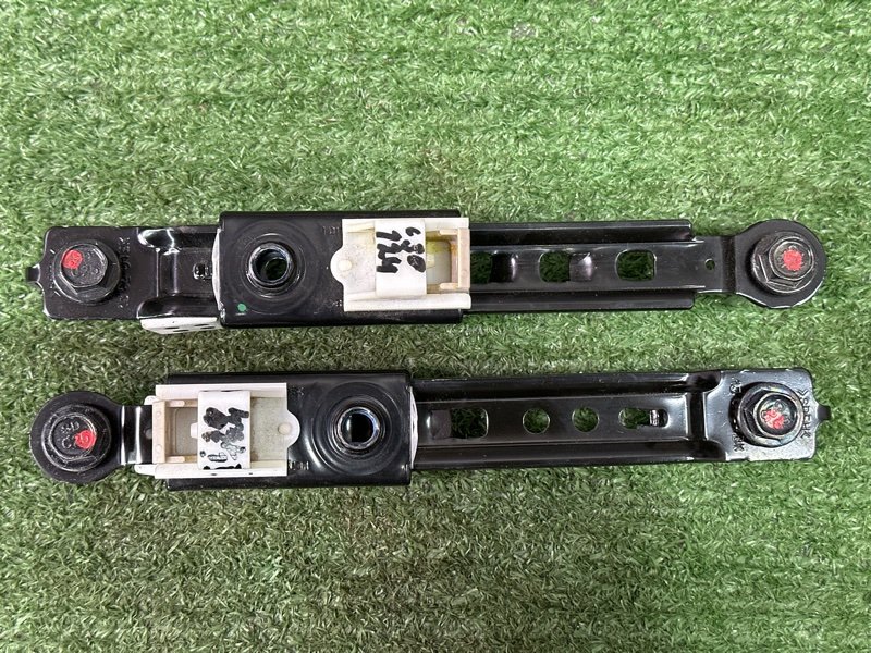 Механизм регулировки ремня безопасности Hyundai i30 2013