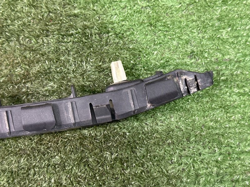 Кронштейн бампера Hyundai i30 2013