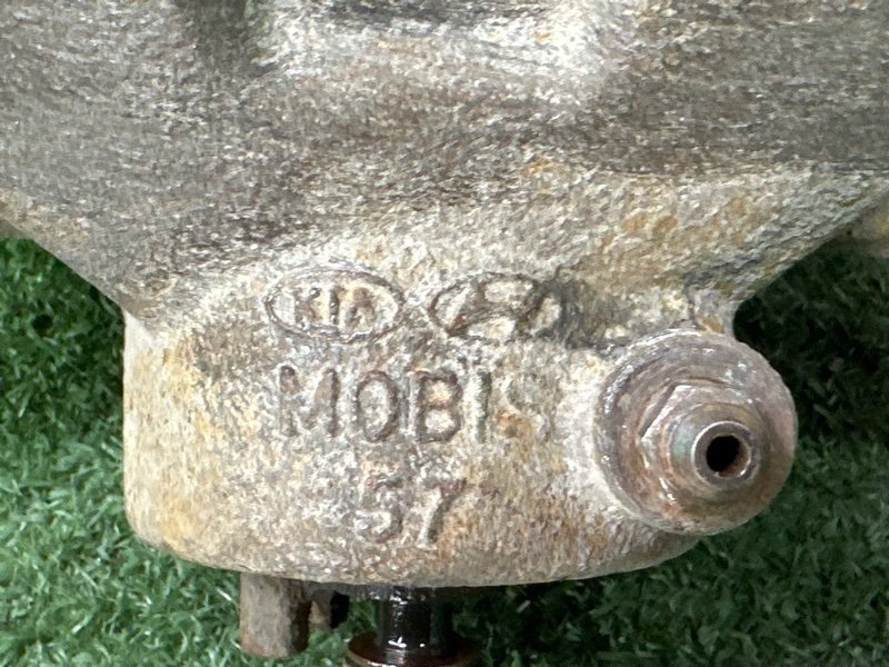 Суппорт тормозной Hyundai i30 2013