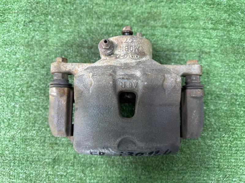 Суппорт тормозной Hyundai i30 2013