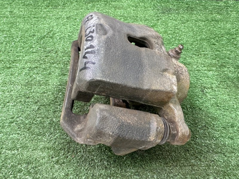 Суппорт тормозной Hyundai i30 2013