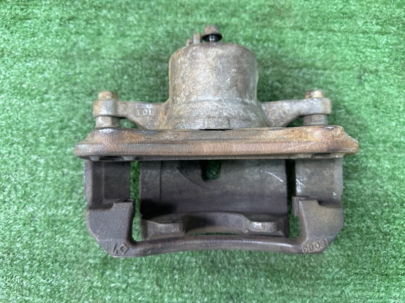 Суппорт тормозной Hyundai i30 2013