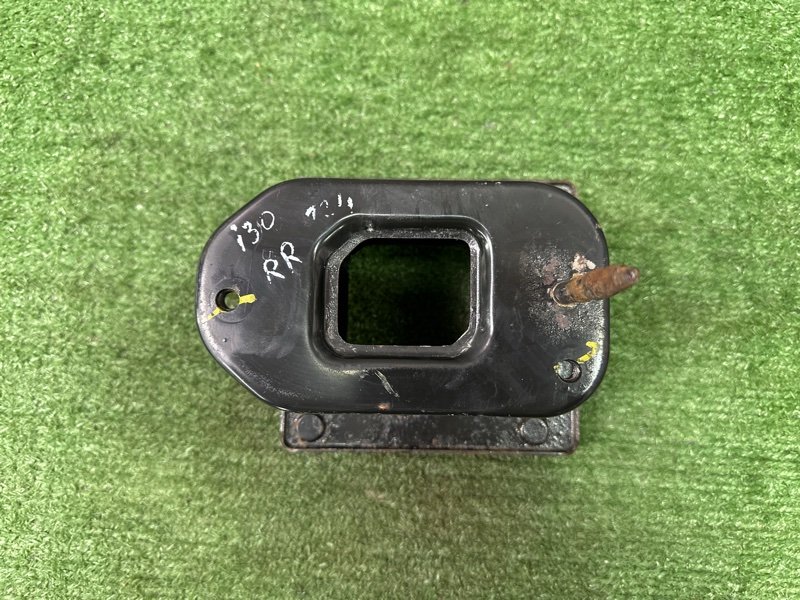 Кронштейн усилителя бампера Hyundai i30 2013