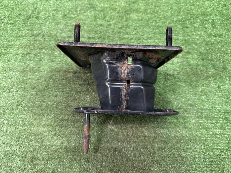 Кронштейн усилителя бампера Hyundai i30 2013