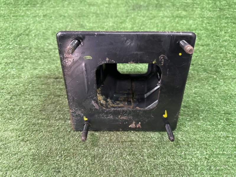 Кронштейн усилителя бампера Hyundai i30 2013