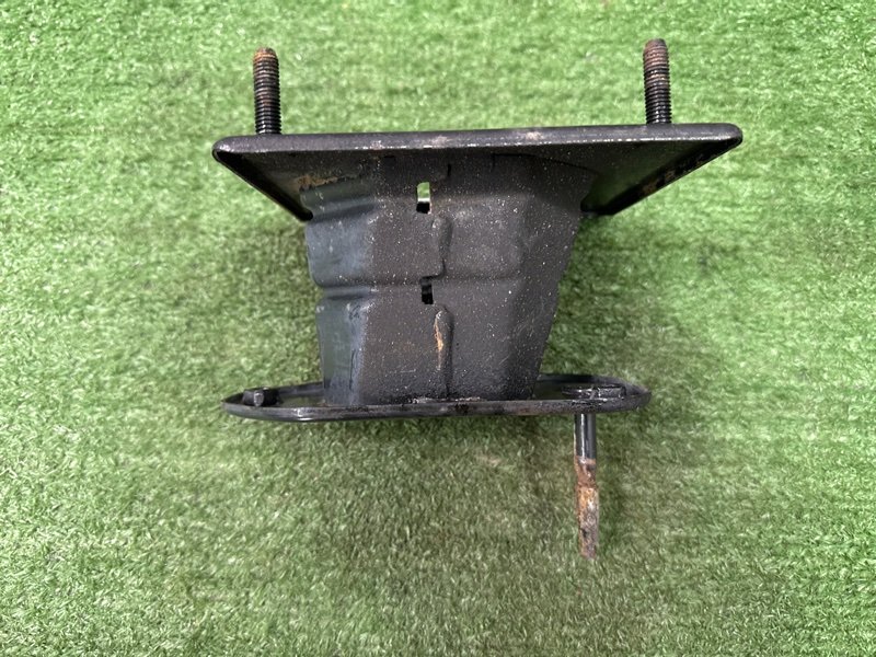 Кронштейн усилителя бампера Hyundai i30 2013