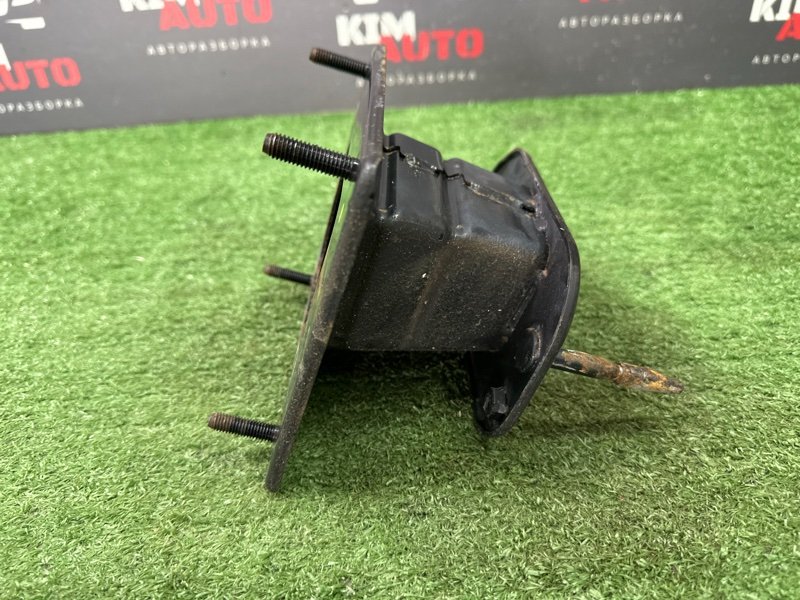 Кронштейн усилителя бампера Hyundai i30 2013