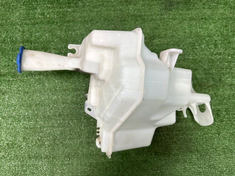 Бачок стеклоомывателя Hyundai i30 2013