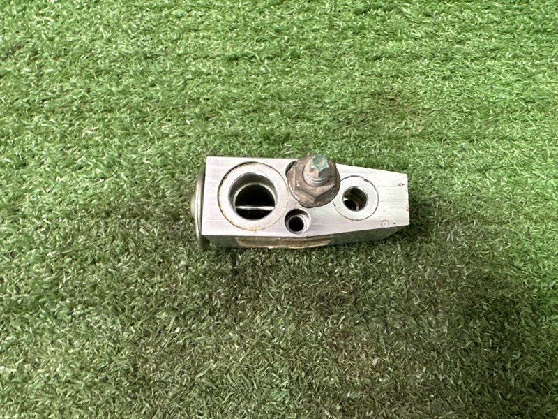 Клапан кондиционера Ford Kuga 2013 SUV