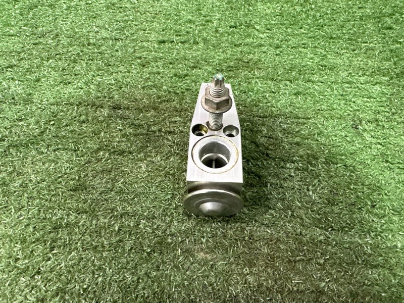 Клапан кондиционера Ford Kuga 2013 SUV