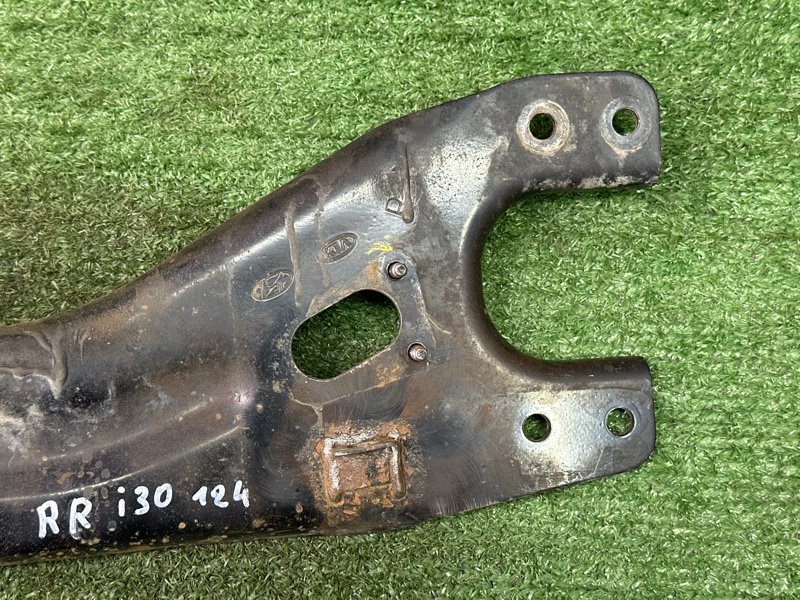 Рычаг подвески задний продольный Hyundai i30 2013