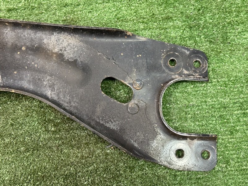 Рычаг подвески задний продольный Hyundai i30 2013