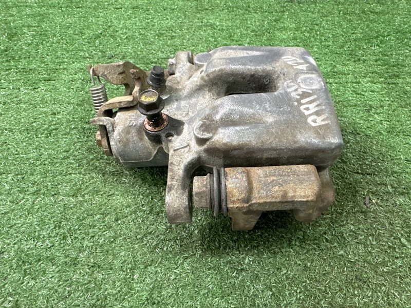 Суппорт тормозной Hyundai i30 2013