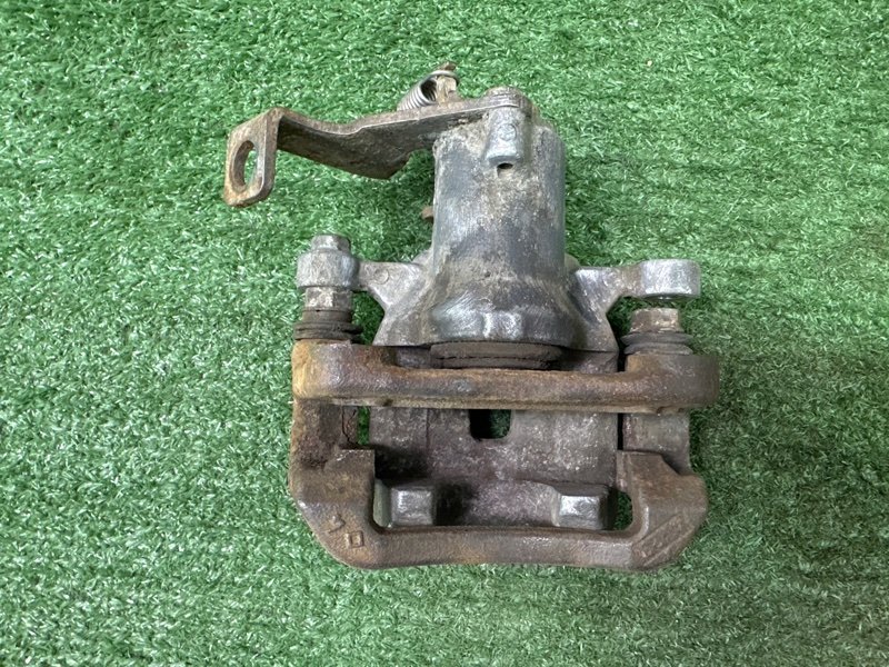 Суппорт тормозной Hyundai i30 2013