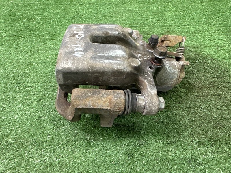 Суппорт тормозной Hyundai i30 2013