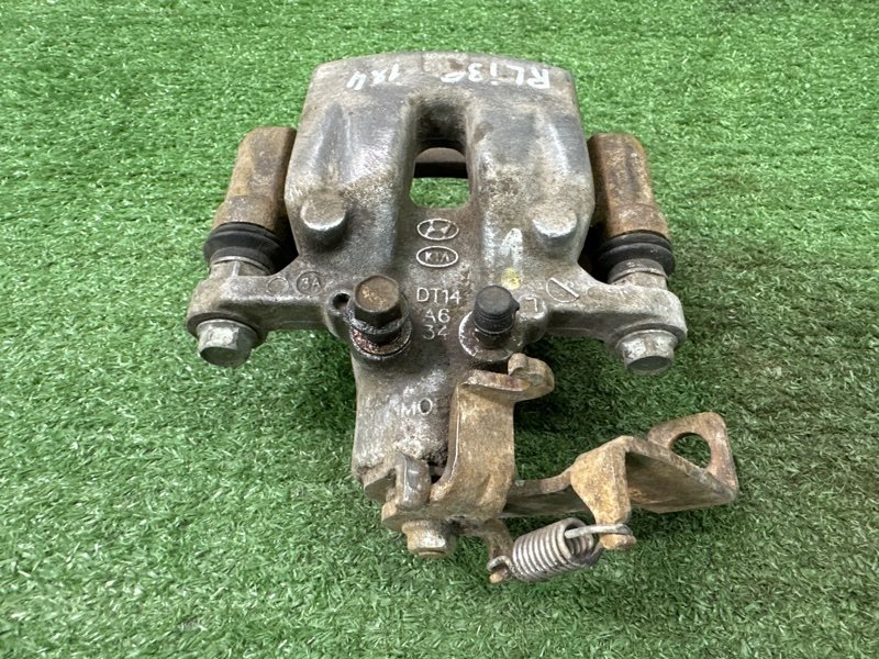 Суппорт тормозной Hyundai i30 2013