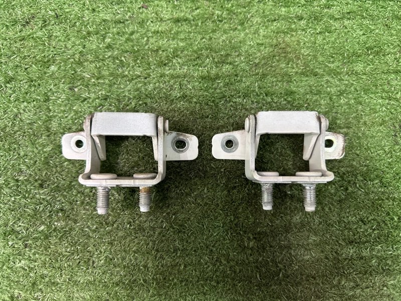 Петли крышки багажника Hyundai i30 2013