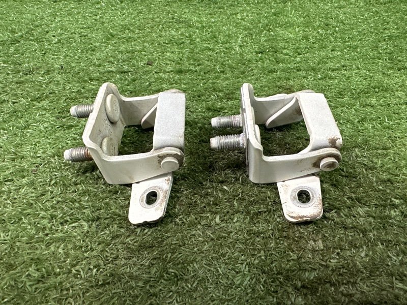 Петли крышки багажника Hyundai i30 2013