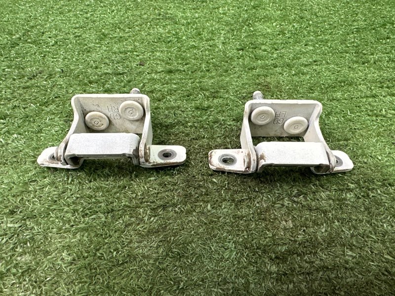 Петли крышки багажника Hyundai i30 2013