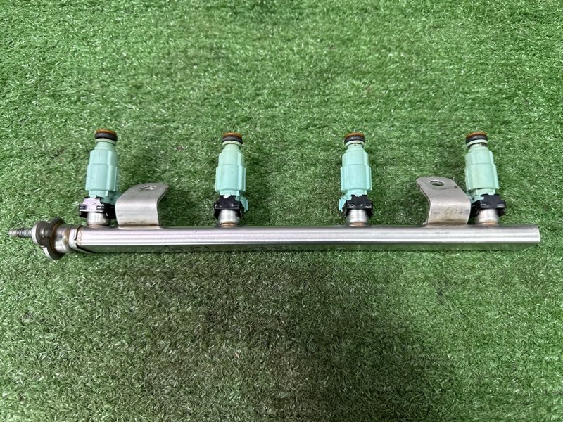 Топливная рейка с форсунками Hyundai i30 2013