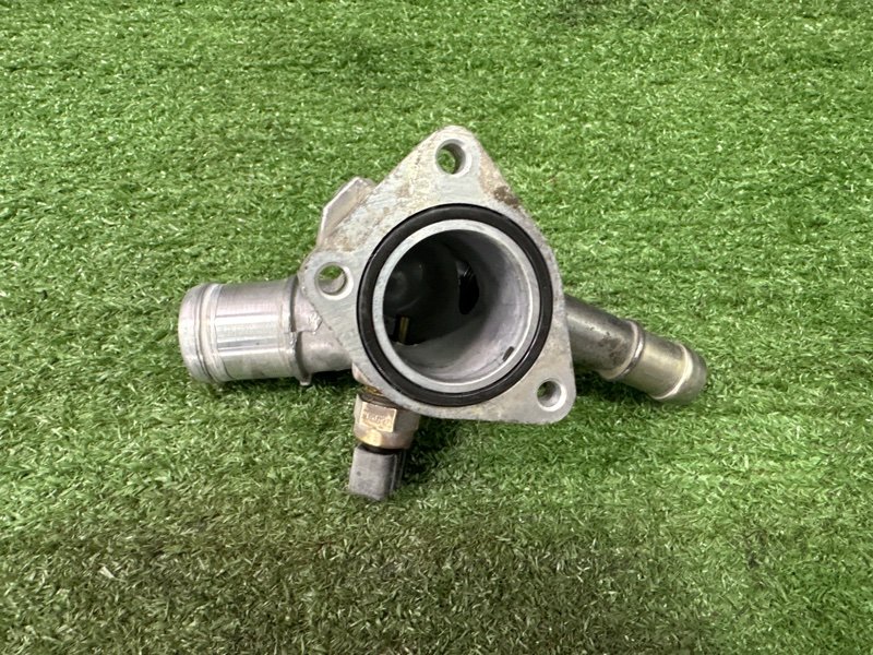 Корпус Фланец Тройник Термостата Hyundai i30 2013