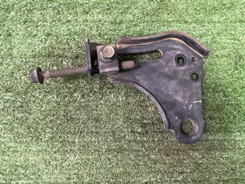 Кронштейн генератора Hyundai i30 2013