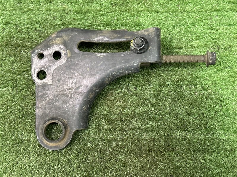 Кронштейн генератора Hyundai i30 2013