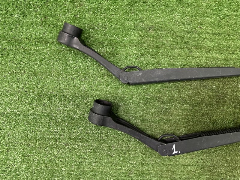 Поводки дворников Hyundai i30 2013