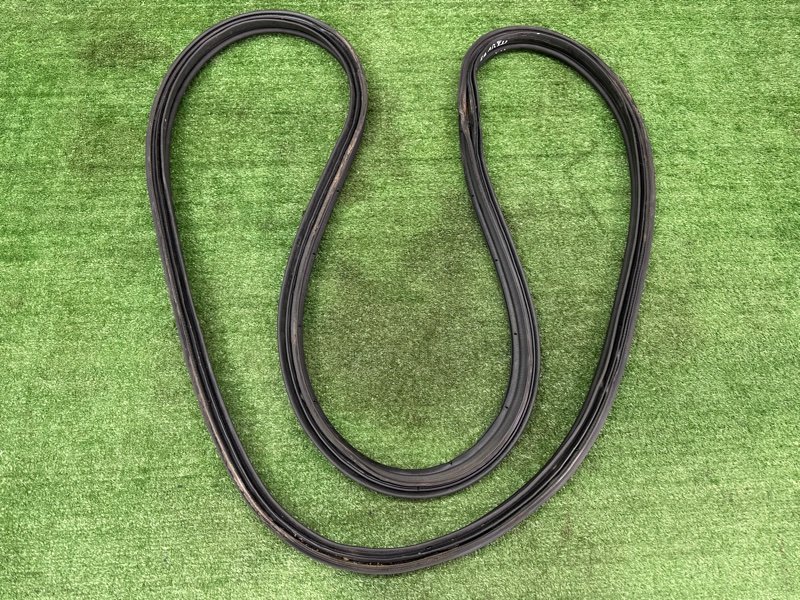 Уплотнитель багажника Hyundai i30 2013