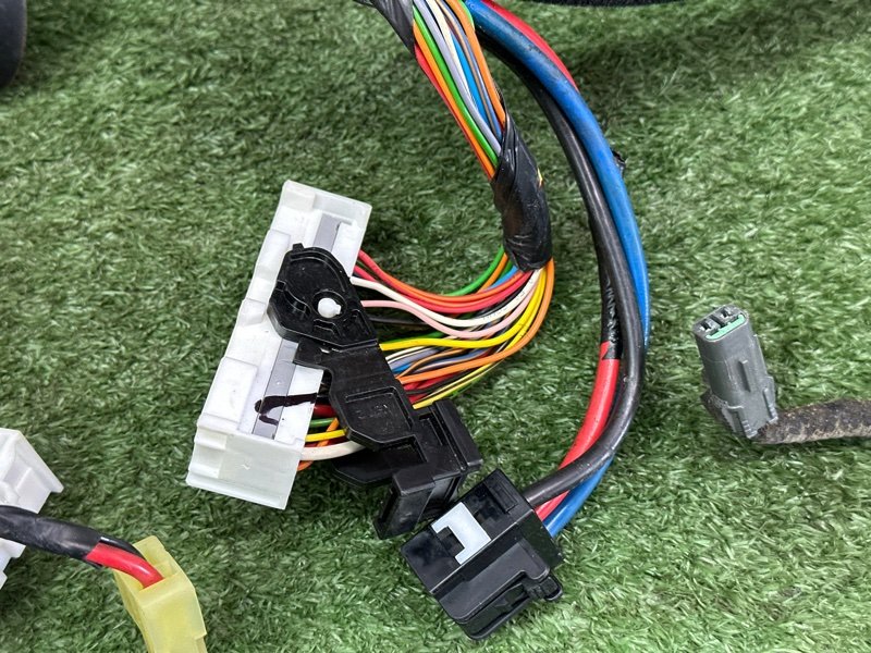 Проводка моторного отсека с блоком предохранителей Hyundai i30 2013